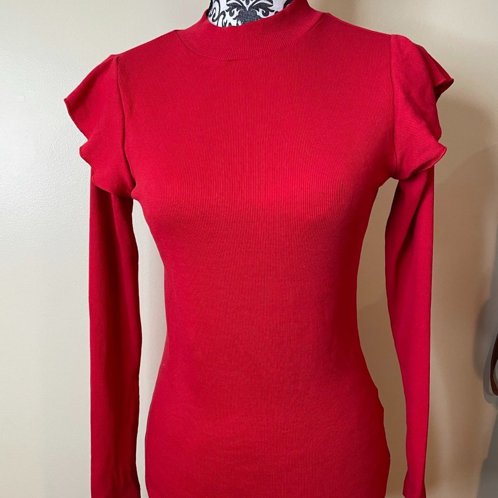Crown & Ivy™ Ruffled Shoulder Ribbed Turtleneck